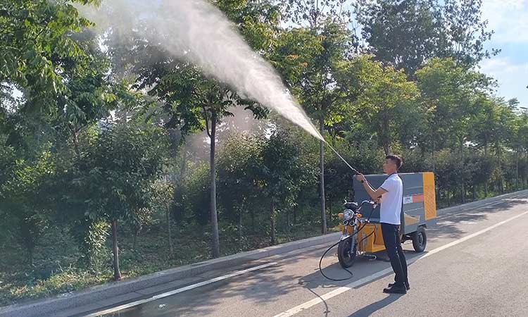 电动小型高压清洗车