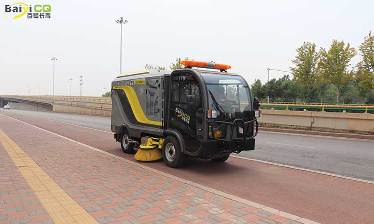 小型电动洗扫车，背街小巷清洁小能手