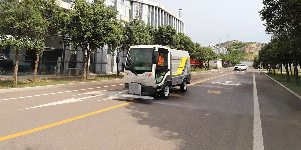 四轮高压清洗车_小区高压清洗车_物业小型高压冲洗车_园区高压清洗车