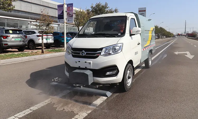 新能源道路养护车BY-C2700