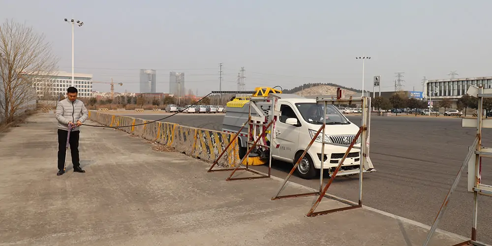 可上牌道路洗扫车_新能源电动洗扫车_环卫洗扫车_小型洗扫车