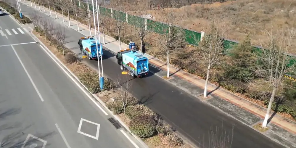 道路洗扫车_路面污渍清洁“专家”_电动洗扫车_环卫洗扫车_小型洗扫车