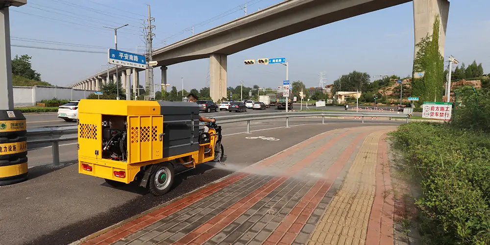 三轮高压清洗车_小区高压清洗车_物业小型高压冲洗车_园区高压清洗车