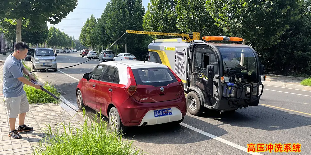 电动小型洗扫车 小型电动环卫洗扫车 小型电动洗扫一体车 新型纯电动洗扫车 全封闭电动洗扫一体车