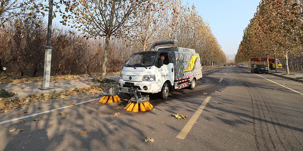 吸树叶的机器 新型树叶收集车 电动树叶专用收集车 树叶收集一体车 吸入式树叶收集车 破碎树叶收集车