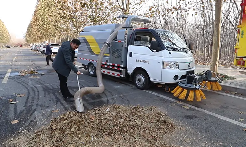 纯电动树叶收集车:让城市秋天更干净、更智慧