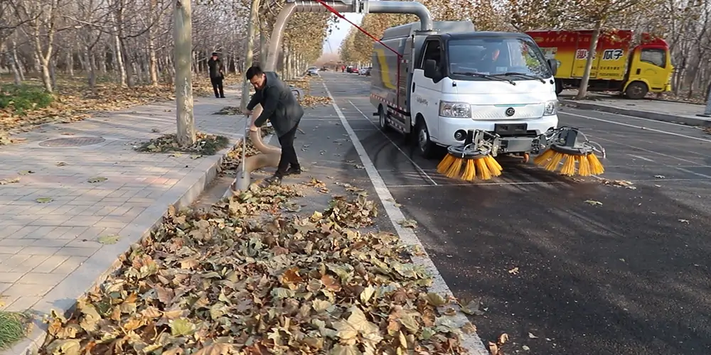 纯电动树叶收集车，树叶收集车，落叶收集车，吸叶机