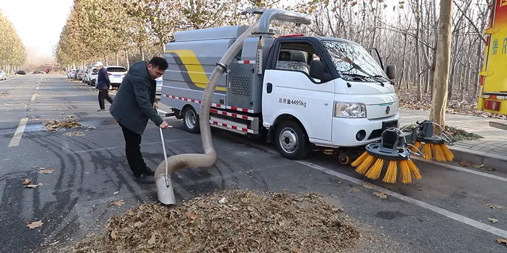 纯电动树叶收集车，树叶收集车，落叶收集车，吸叶机