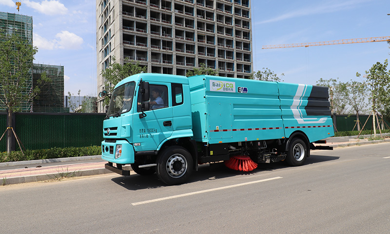 新能源洗扫车亮相城市街头:智能清洁,守护城市“颜值”