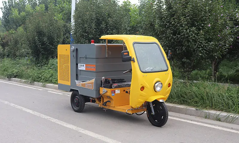 三轮多功能高压清洗车正式投入使用 小设备释放大能量