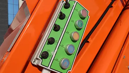 新能源压缩式垃圾车BY-YS8000操作环境